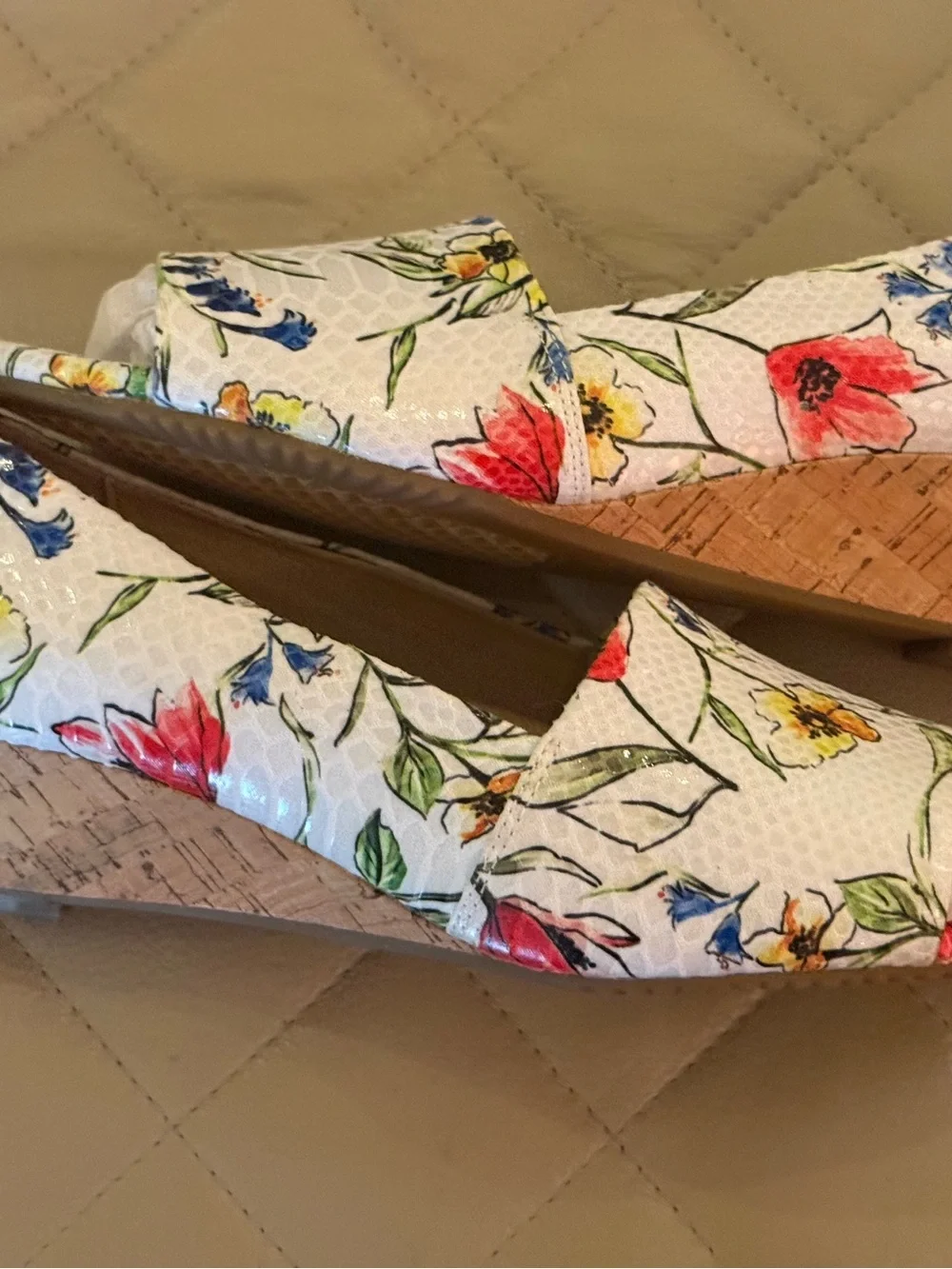 AEROSOLES lightweight peep